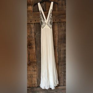 FREE PEOPLE White beaded sleeveless maxi dress, deep v-neck, muslin skirt Size 4